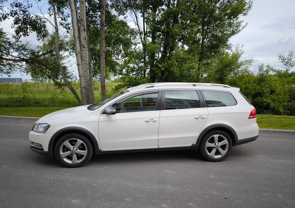 Volkswagen Passat cena 46900 przebieg: 233000, rok produkcji 2014 z Rzeszów małe 154